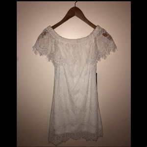 Off the Shoulders Lace Dress